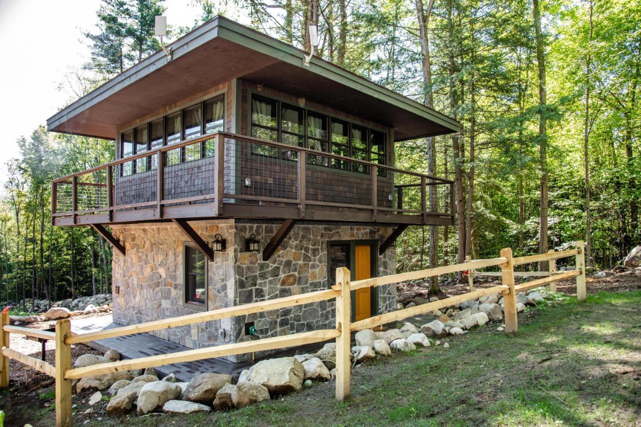 Trekker, Treehouses Cabins And Lodge Rooms Lake George Exterior photo